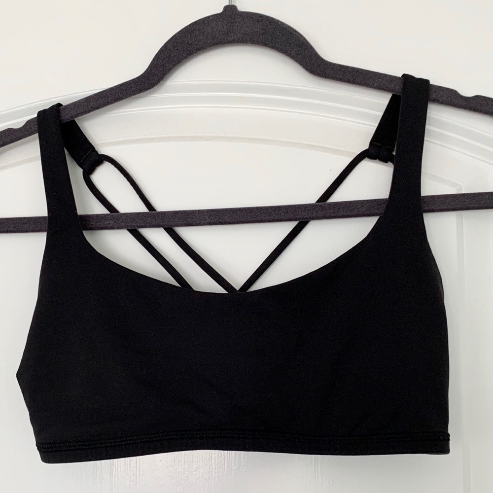 LuluLemon size 6 free to be sports bra